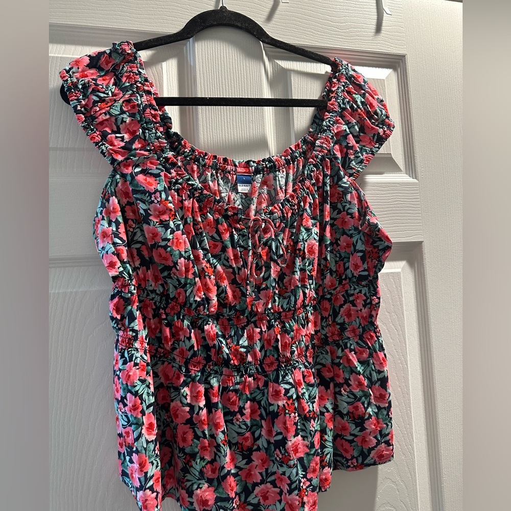 SUMMER TOP